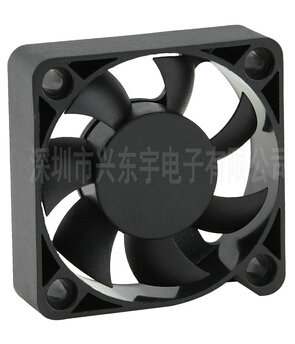 舞臺燈光散熱風扇不僅是舞臺燈光壽命的延長者，更能保護自己